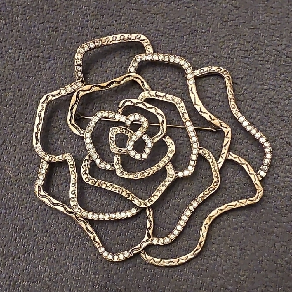 Elegant Gold Rose Brooch with Crystal Accents